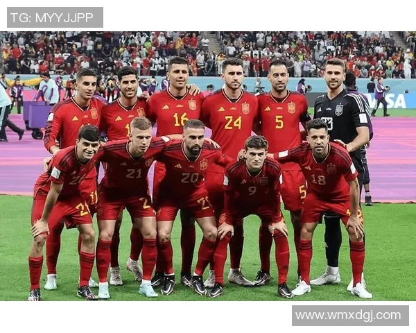 足球八大巨星合影珍藏版精选照片集 见证传奇球员的荣耀时刻